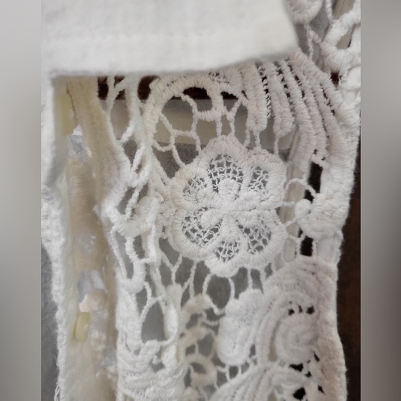Abercrombie White Lace Blouse Size XS - Picture 2 of 3